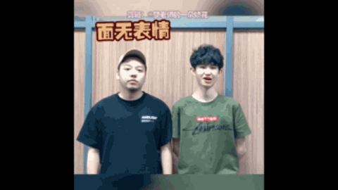 场中展现了